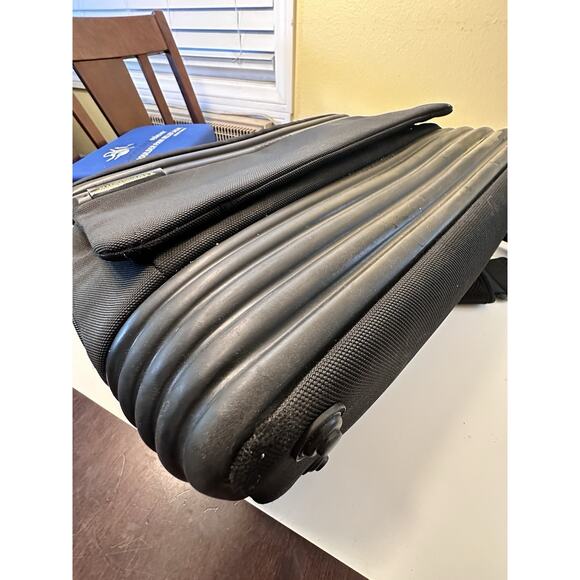 Mandarina Duck Laptop Bag Briefcase Messenger 17x13 Please Read - Picture 15 of 16